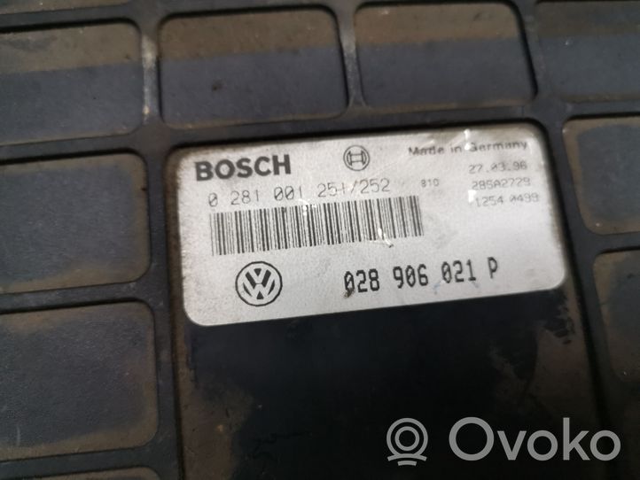 Volkswagen Sharan Dzinēja vadības bloks 028906021P