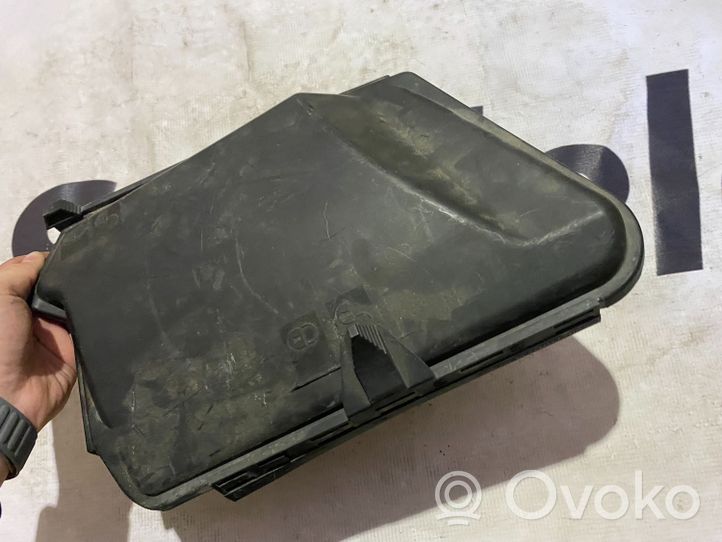 Mercedes-Benz E W211 Coperchio scatola dei fusibili a2115400182