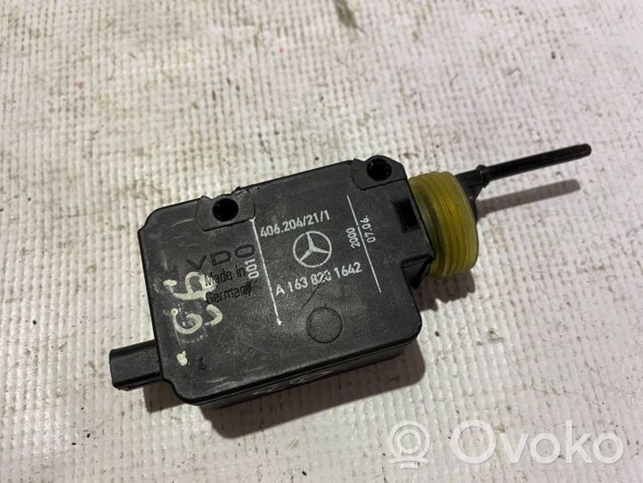 Mercedes-Benz ML W163 Motorino del tappo del serbatoio del carburante a1638201642