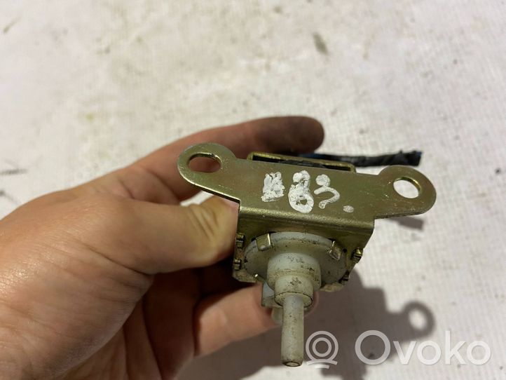 Mercedes-Benz Vito Viano W638 Solenoidinis vožtuvas 133297u