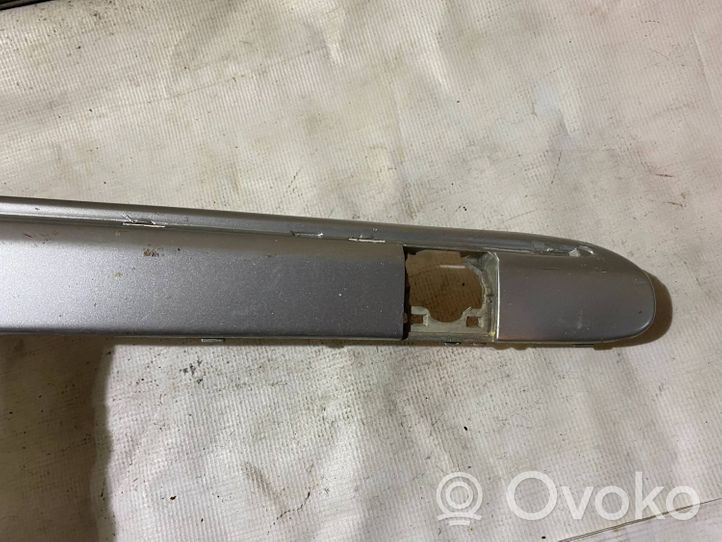 Mercedes-Benz C W203 Modanatura separatore del paraurti anteriore a2038856221