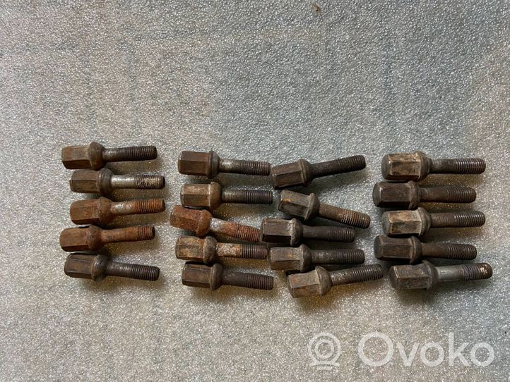 Mercedes-Benz C W203 Nuts/bolts 