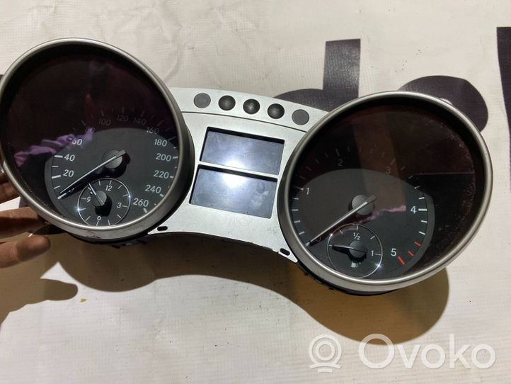 Mercedes-Benz R W251 Tachimetro (quadro strumenti) A2515408947