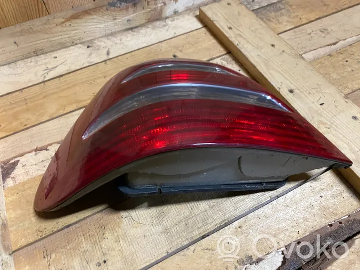 Mercedes-Benz E W211 Luci posteriori A2118200364