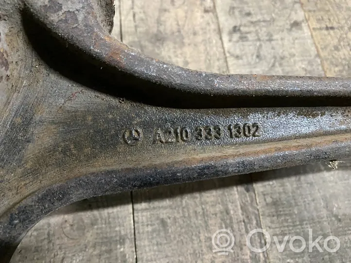 Mercedes-Benz E W210 Fourchette, bras de suspension inférieur avant A2103331302