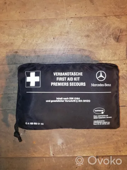 Mercedes-Benz A W169 Kit di pronto soccorso A1698800150