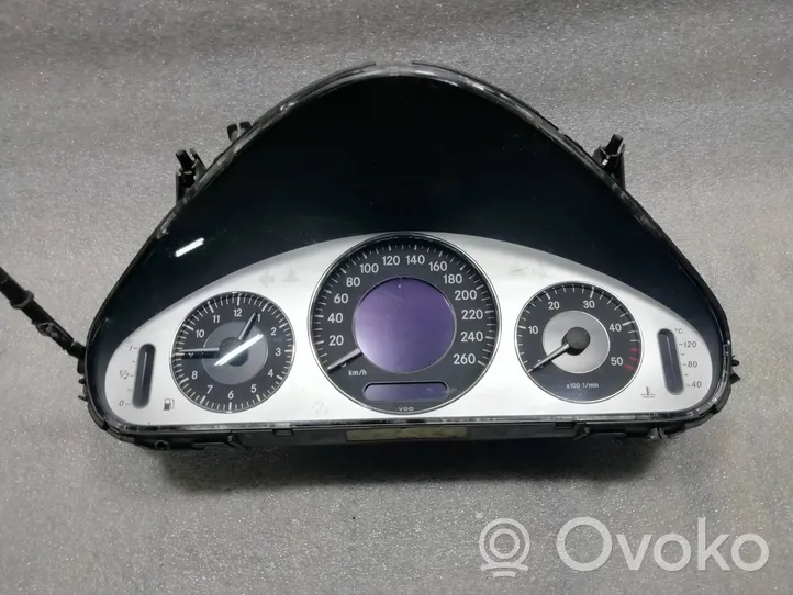 Mercedes-Benz E W211 Tachimetro (quadro strumenti) A2115403611