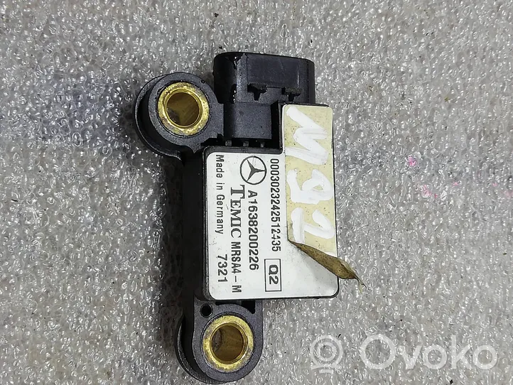 Mercedes-Benz ML W163 Sensor impacto/accidente para activar Airbag A1638200226