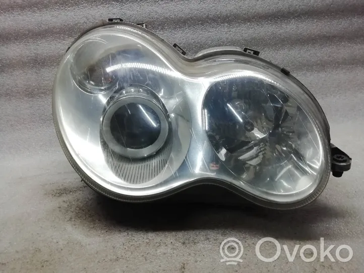 Mercedes-Benz C W203 Phare frontale A2038203861