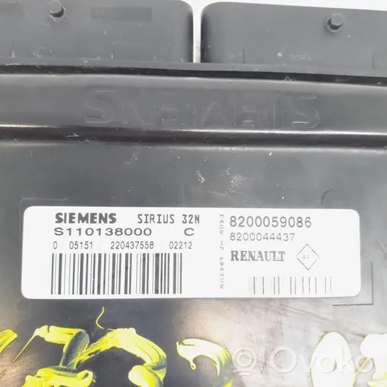 Renault Megane II Calculateur moteur ECU 8200044437
