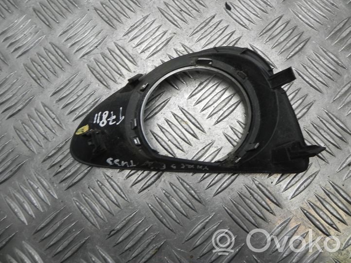 Toyota Yaris Pretmiglas luktura dekoratīvais režģis 814820D230