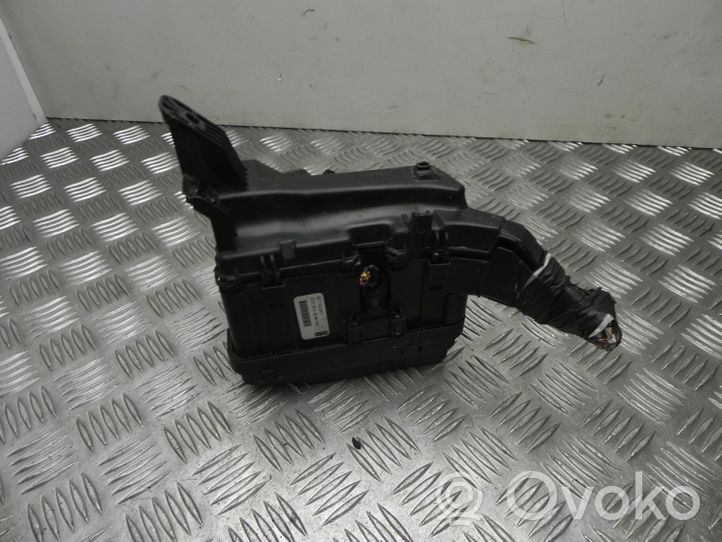 Toyota Yaris Boîte à fusibles 826620D120