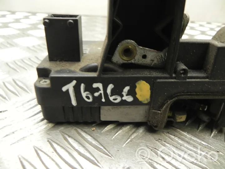 Opel Zafira A Loading door lock 90561157