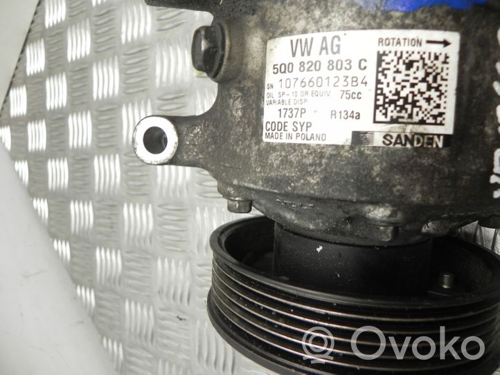 Skoda Fabia Mk2 (5J) Compresseur de climatisation 5Q0820803C