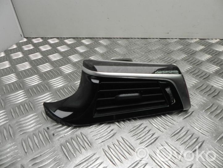 BMW 5 G30 G31 Griglia di ventilazione posteriore 9330858