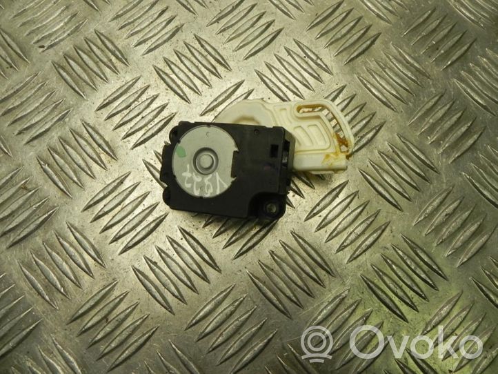 Renault Koleos I Air flap motor/actuator 5037521170