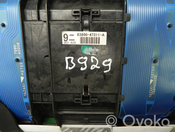 Toyota Prius (XW20) Tachimetro (quadro strumenti) 8380047311A