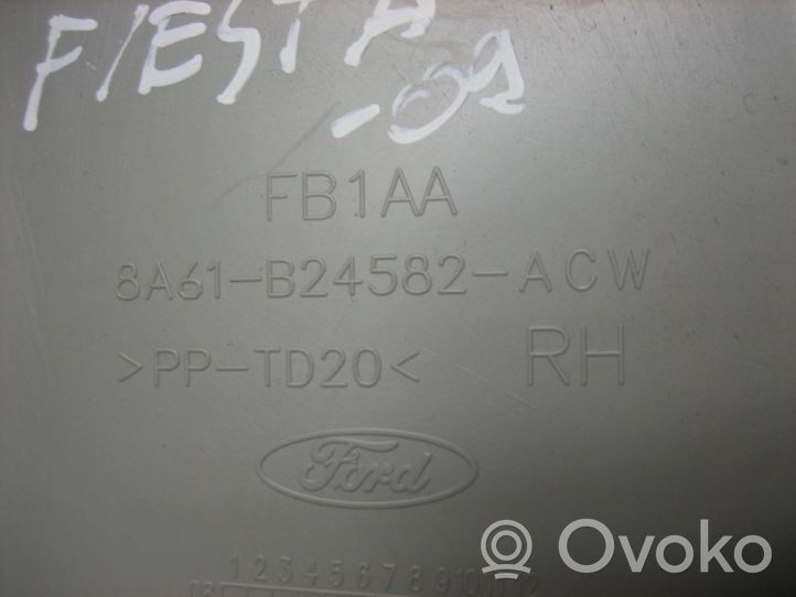 Ford Fiesta B-pilarin verhoilu (yläosa) 8A61B24582ACW