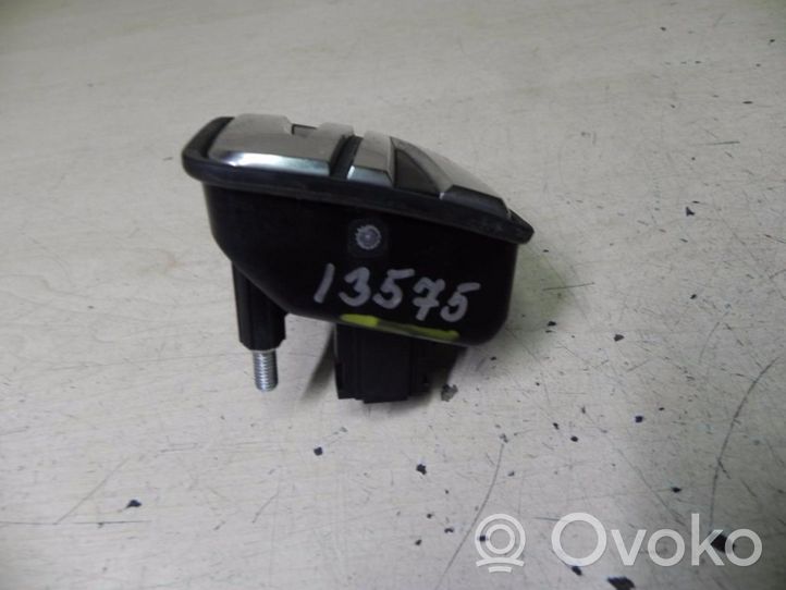 Seat Leon (5F) Takaluukun/tavaratilan luukun ulkokahva 5F0827565C