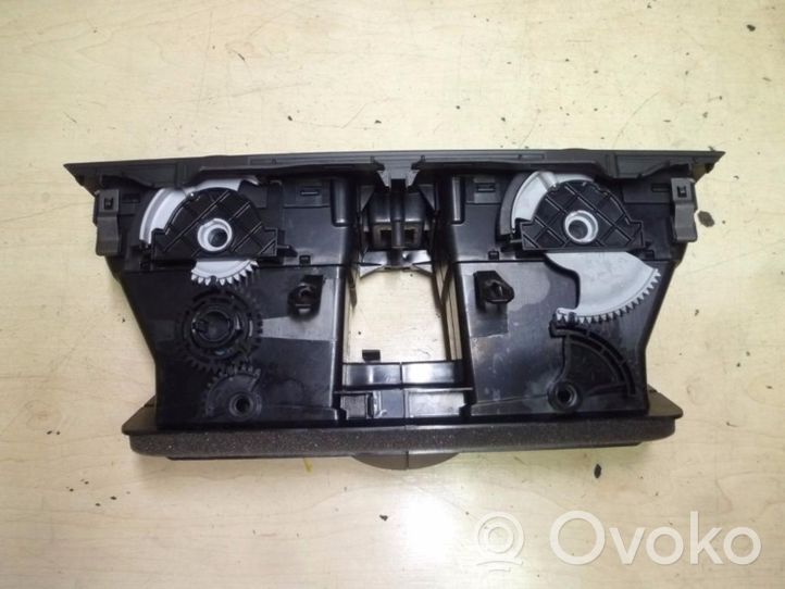 Volkswagen Golf VI Griglia di ventilazione posteriore 5K0819728K