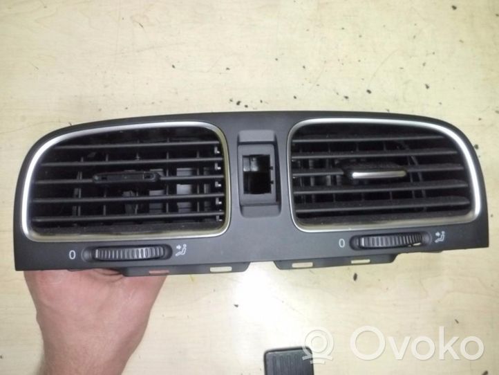 Volkswagen Golf VI Griglia di ventilazione posteriore 5K0819728K