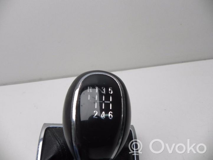 Opel Astra J Pavarų perjungimo svirtis 55565905