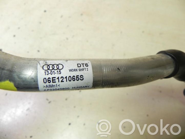 06E121065S Audi A4 S4 B8 8K Tuyau de liquide de refroidissement moteur