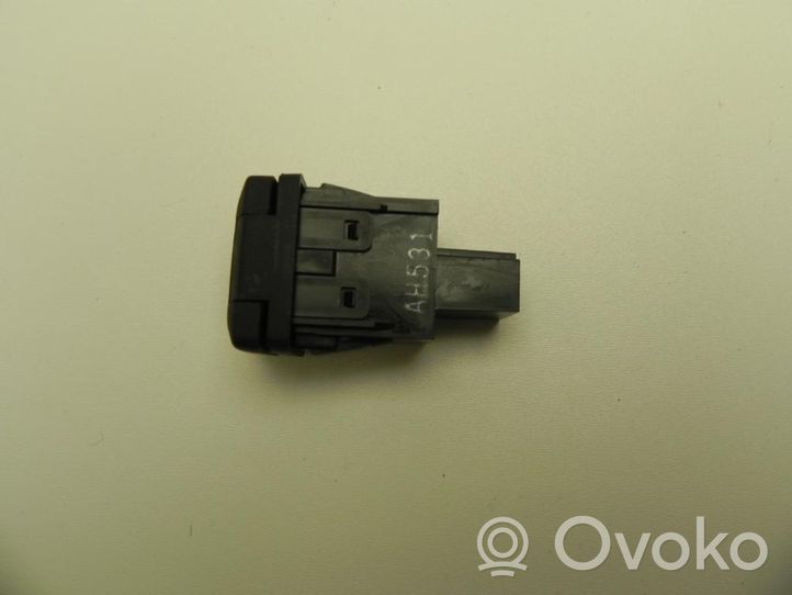 Honda CR-V Connecteur radio EUR ISO AH531