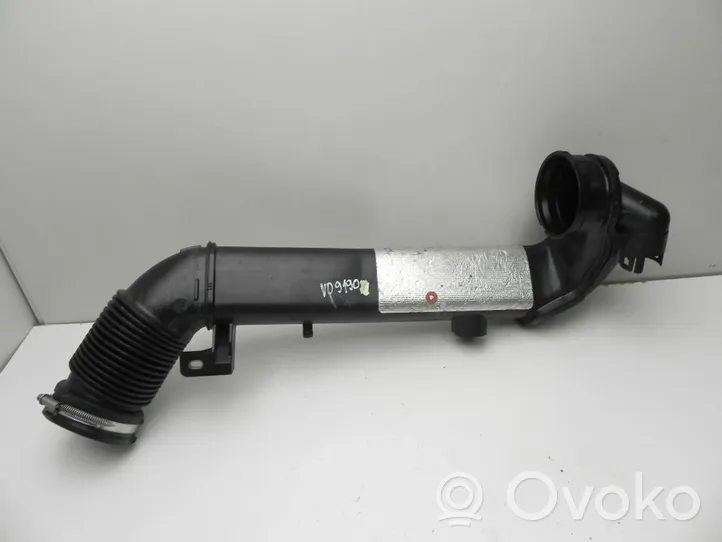 BMW 2 F46 Tube d'admission d'air 8511377