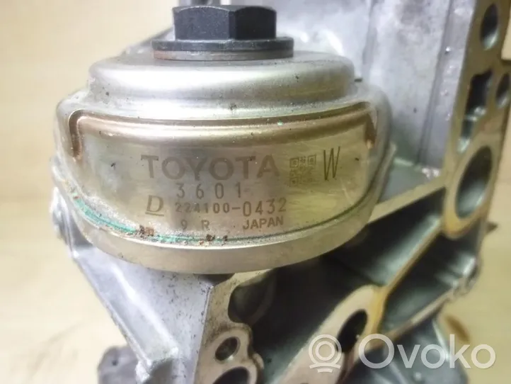 Toyota RAV 4 (XA40) Pompe de circulation d'eau 2241000432