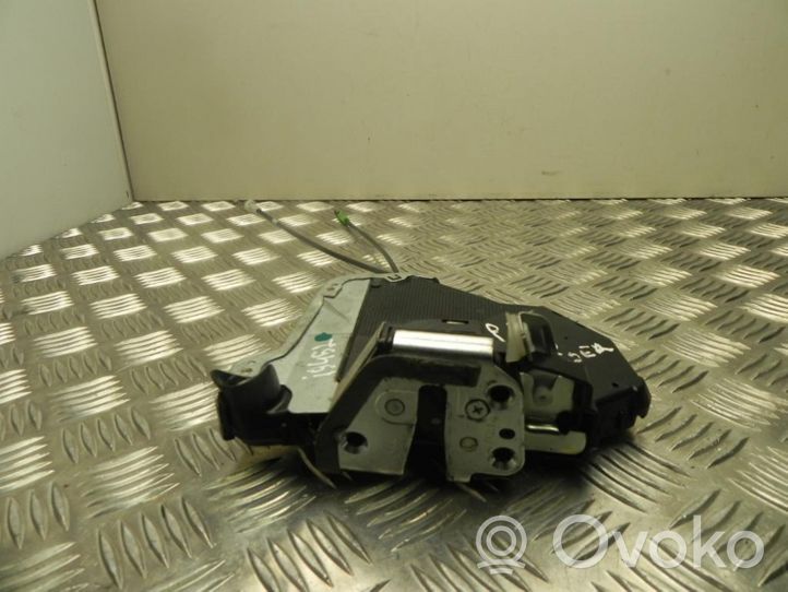 Toyota Urban Cruiser (XP110) Front door lock A046693