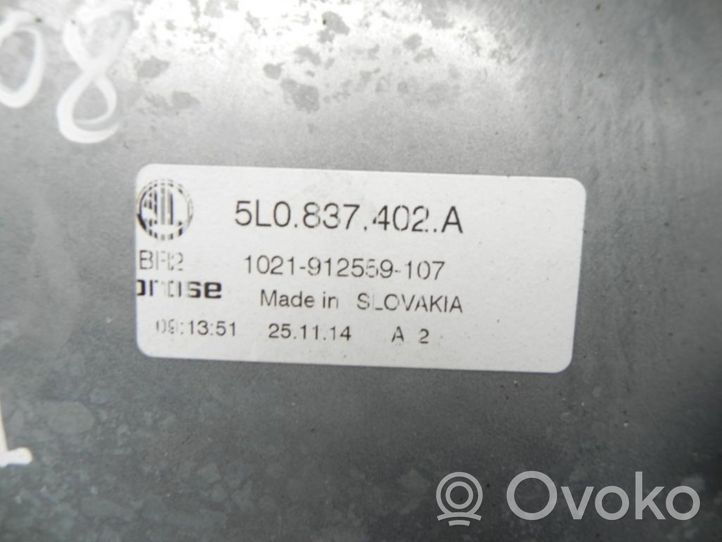 Skoda Yeti (5L) Elektryczny podnośnik szyby drzwi przednich 5L0837402A