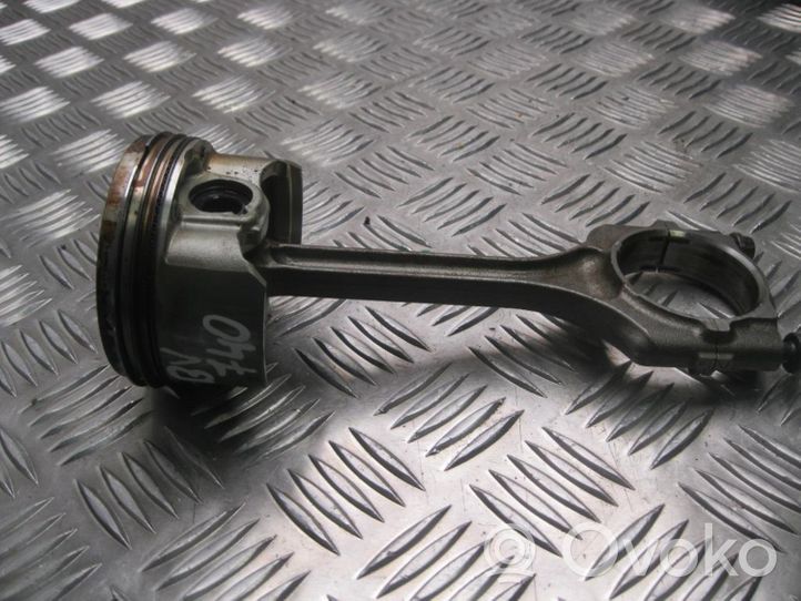 Honda FR-V Piston avec bielle 0704100