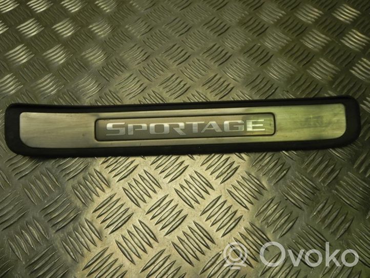 KIA Spectra Otras molduras del borde/pilar 858761F000