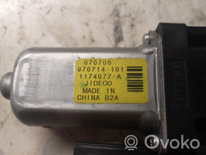 Volvo V70 Priekinis varikliukas langų pakėlėjo 970714101