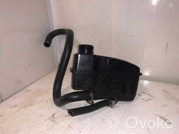 Volvo S60 Serbatoio di compensazione del liquido del freno 30645621