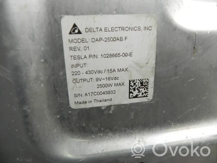 Tesla Model S Muut ohjainlaitteet/moduulit 102866500E