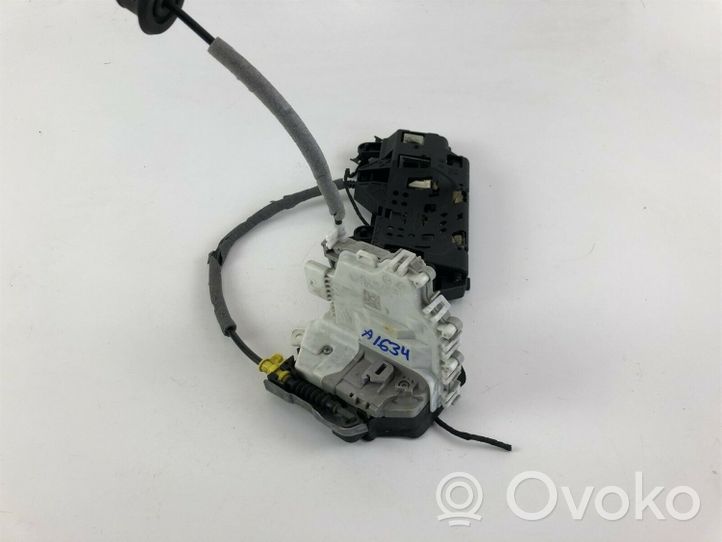 Audi A4 S4 B9 Lastausoven lukko 8X0839015E