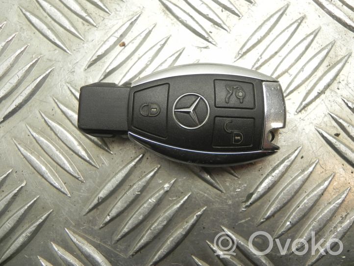 Mercedes-Benz E W212 Clé / carte de démarrage 2010DJ1439