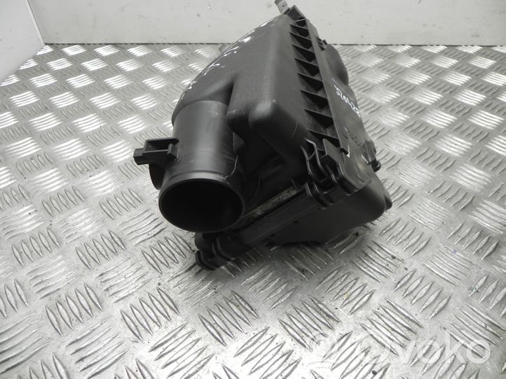 Toyota Yaris Oro filtro dėžė BS014140318