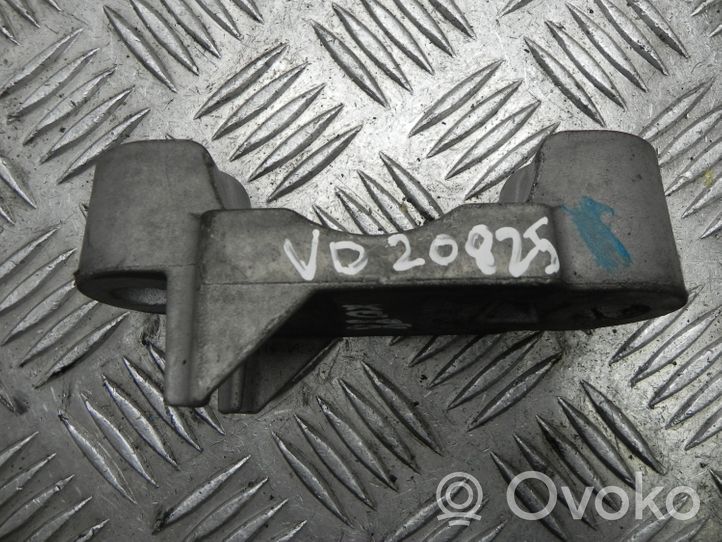 BMW 5 GT F07 Supporto della valvola di raffreddamento EGR 6777870