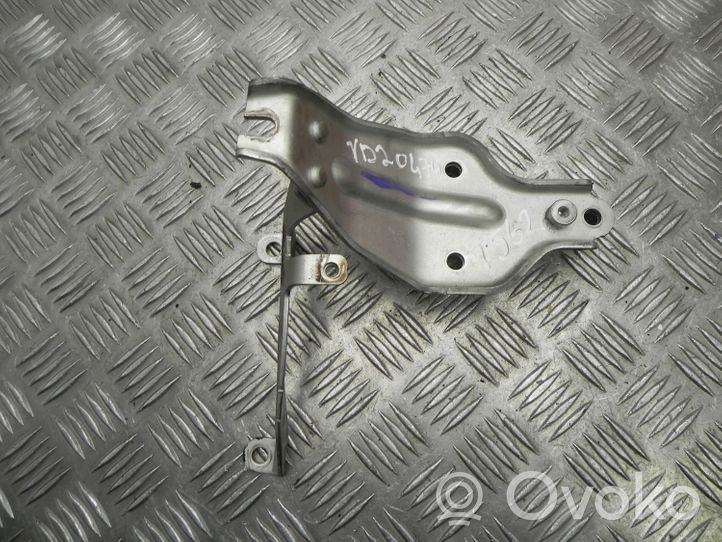 Mercedes-Benz E W213 EGR-venttiilin/lauhduttimen kiinnike A6540960045