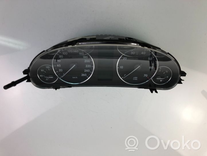 Mercedes-Benz C AMG W203 Compteur de vitesse tableau de bord A2035404547