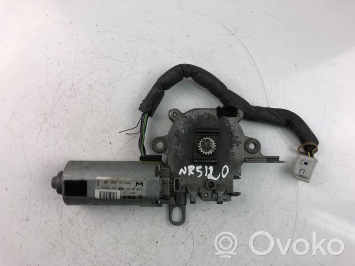 Mercedes-Benz E W211 Moteur d'essuie-glace A2038203142