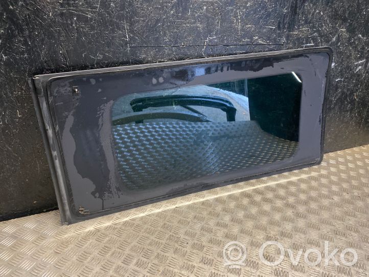Ford Tourneo Pagrindinis galinių durų stiklas 