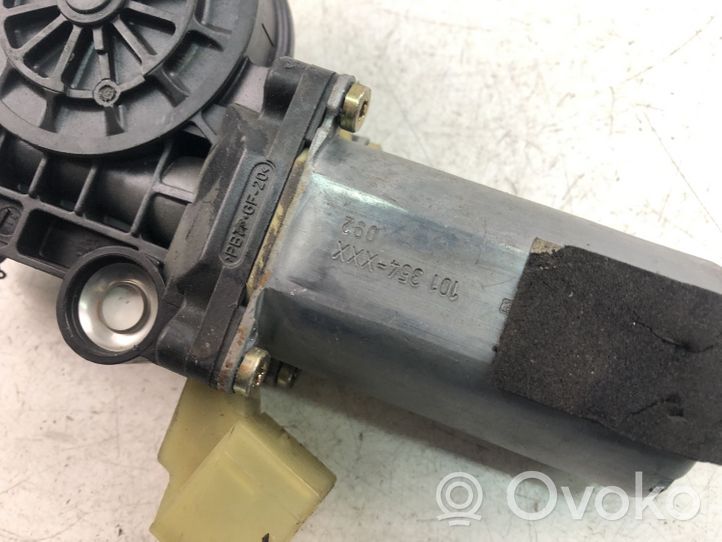 Volvo XC70 Moteur de lève-vitre de porte avant 101354XXX