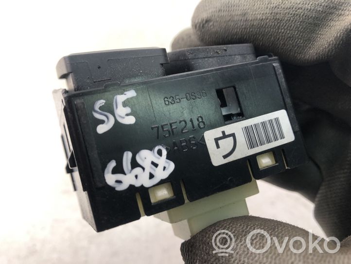 Toyota Prius (XW30) Hazard light switch 75F218