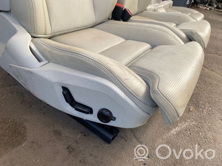 Volvo XC60 Seat set Flood