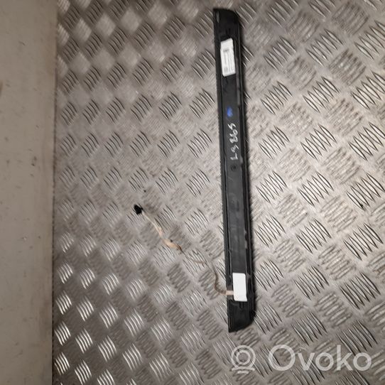 Audi A3 8Y Muu kynnyksen/pilarin verhoiluelementti 8Y0947417A