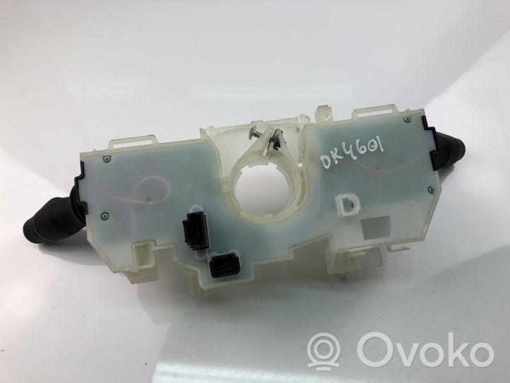 Renault Zoe Leva/interruttore dell’indicatore di direzione e tergicristallo 255673247R